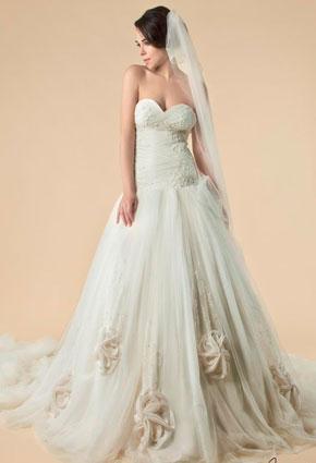 احدث فساتين الزفاف لصيف 2013
