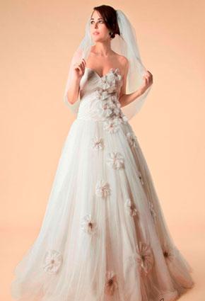 احدث فساتين الزفاف لصيف 2013