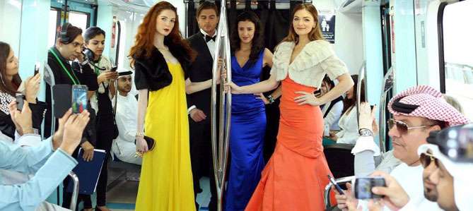 بالصور مترو يتحوّل منصّة أزياء 2013 metro-main-24-01-201