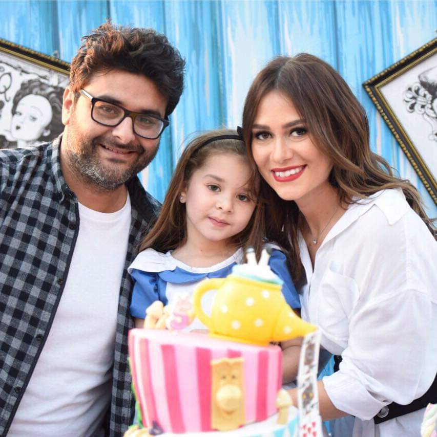 زوجة وليد منصور بعد أنباء ارتباطه بروبي: أنا إمرأة قوية تذكّر ذلك