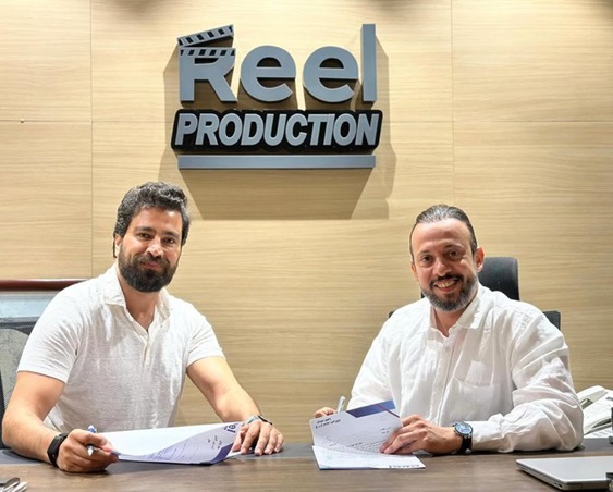 معتصم النهار يهرب من الواقع