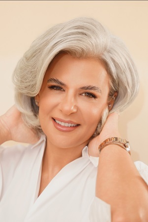 في عيد الأم… الجمال يبدأ حين تمنحين نفسك بعض الاهتمام