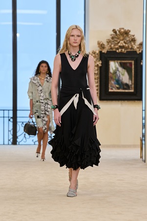 شانيل كروز 2027: عودة خفيفة إلى الجذور