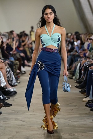 ربيع 2026: صيحات جريئة تسرق الانتباه