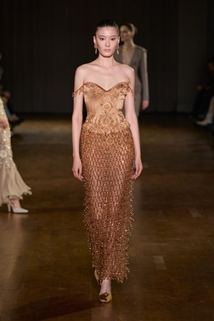 مجموعة جورج حبيقة تحتفي بأنوثة هادئة في باريس