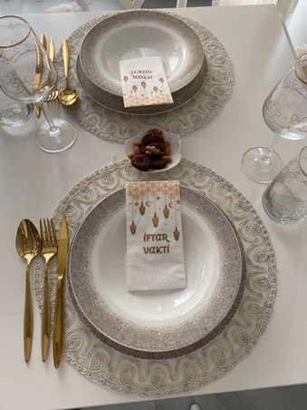 استوحي أفكار لديكورات مائدة رمضان.. لاستقبال فخم لضيوفك