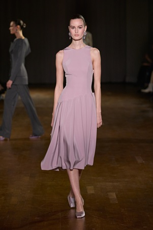 مجموعة جورج حبيقة تحتفي بأنوثة هادئة في باريس