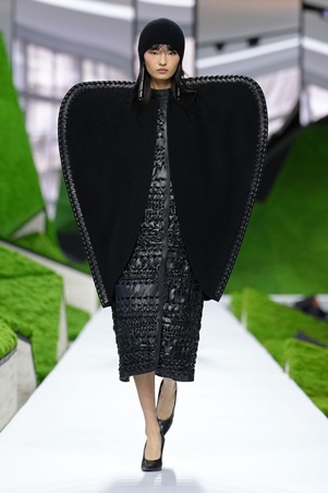 مجموعة لويس فيتون أنيقة أنثوية وغير تقليدية