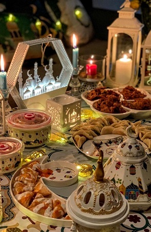 استوحي أفكار لديكورات مائدة رمضان.. لاستقبال فخم لضيوفك