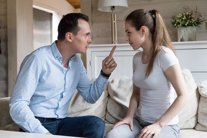 إليكِ 7 سلوكيات خاطئة تجعل الحياة الزوجية تعيسة