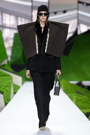 مجموعة لويس فيتون أنيقة أنثوية وغير تقليدية