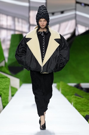 مجموعة لويس فيتون أنيقة أنثوية وغير تقليدية