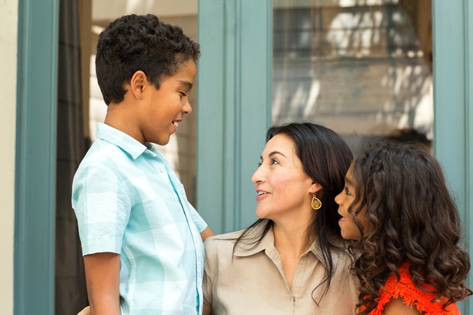 3 محاور رئيسية تبني وتطور شخصية طفلك