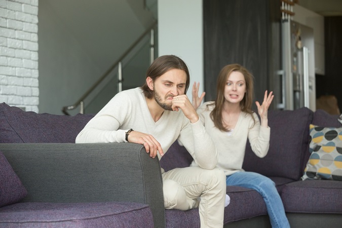 5 سلوكيات خاطئة تزعج زوجك