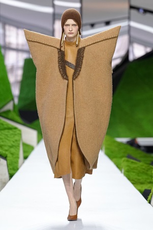 مجموعة لويس فيتون أنيقة أنثوية وغير تقليدية