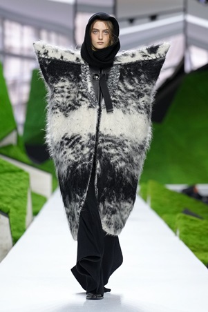 مجموعة لويس فيتون أنيقة أنثوية وغير تقليدية