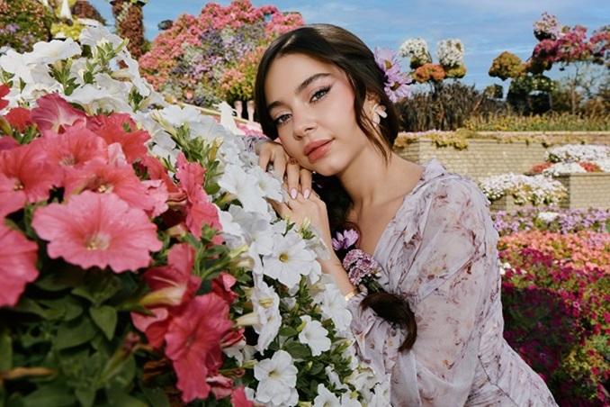 إيقاع العيد في أربع إطلالات تشبه يومكِ