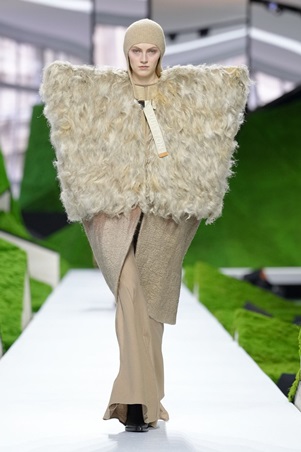 مجموعة لويس فيتون أنيقة أنثوية وغير تقليدية