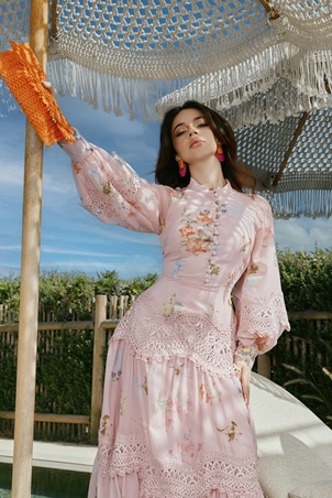 إيقاع العيد في أربع إطلالات تشبه يومكِ