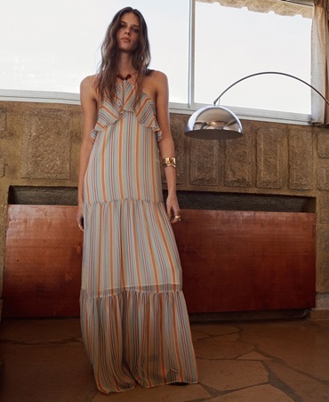 إطلالات هادئة تليق بكِ هذا الموسم