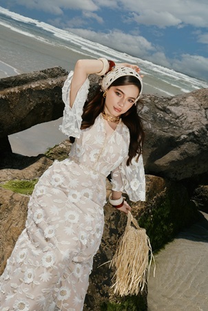 إيقاع العيد في أربع إطلالات تشبه يومكِ