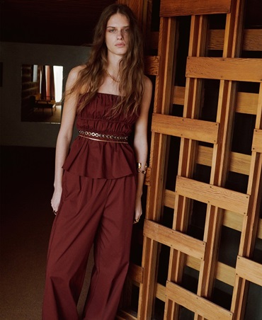 إطلالات هادئة تليق بكِ هذا الموسم