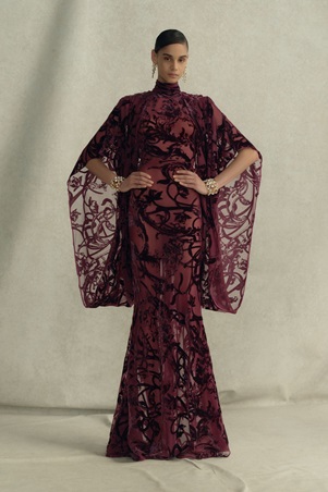 أنوثة بلمسة درامية: حين يلتقي فن بيل إيبوك بأزياء زهير مراد