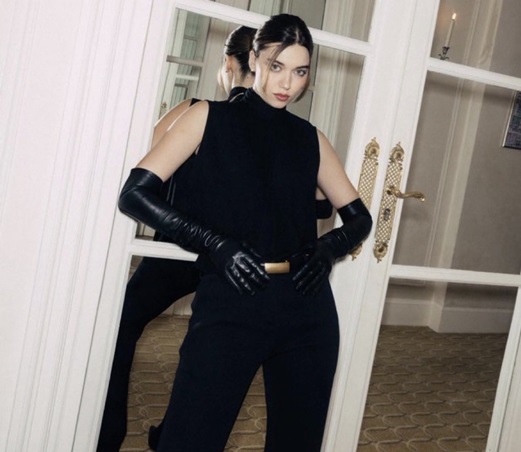 علاقة أفرا ساراتش أوغلو ومارت رمضان إلى الواجهة من جديد