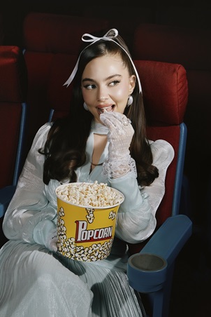 إيقاع العيد في أربع إطلالات تشبه يومكِ