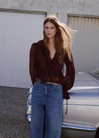 إطلالات هادئة تليق بكِ هذا الموسم