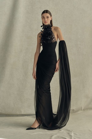 أنوثة بلمسة درامية: حين يلتقي فن بيل إيبوك بأزياء زهير مراد