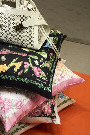 حين يتحول الحرير إلى مشهد حي