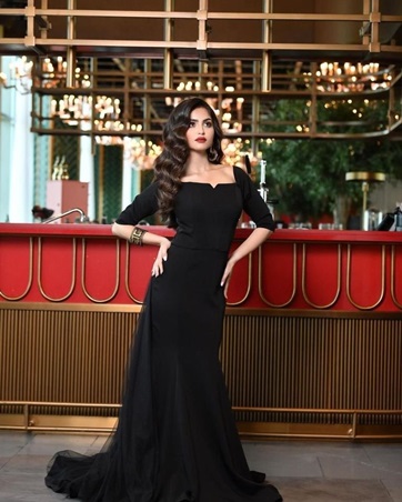 حلا الترك بين الموضة وسوء الحظ