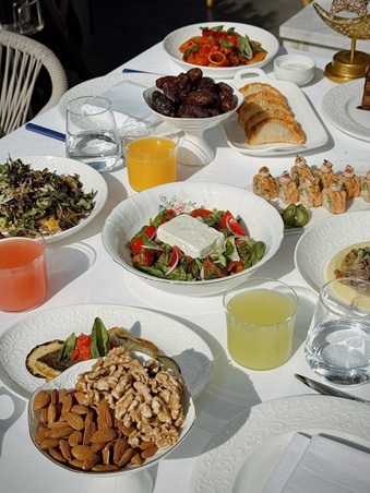 عيدك في دبي… لحظات تُشبهك