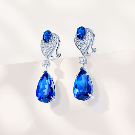 بين الأزرق والضوء، حكاية تُلبس