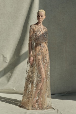 أنوثة بلمسة درامية: حين يلتقي فن بيل إيبوك بأزياء زهير مراد