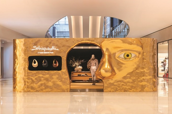 ذهبٌ يلمع في دبي مول