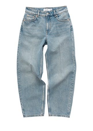 اخترنا لك أزياء تعبر عنك هذا الموسم