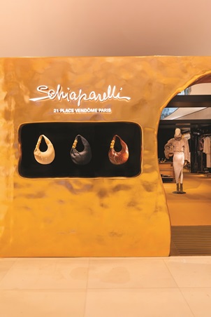 ذهبٌ يلمع في دبي مول