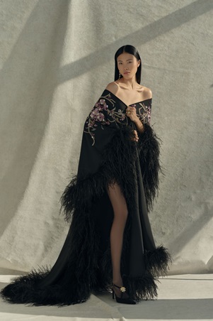 أنوثة بلمسة درامية: حين يلتقي فن بيل إيبوك بأزياء زهير مراد