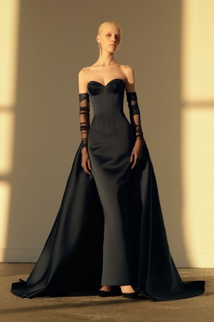 أنوثة بلمسة درامية: حين يلتقي فن بيل إيبوك بأزياء زهير مراد