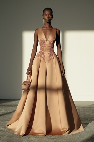 أنوثة بلمسة درامية: حين يلتقي فن بيل إيبوك بأزياء زهير مراد