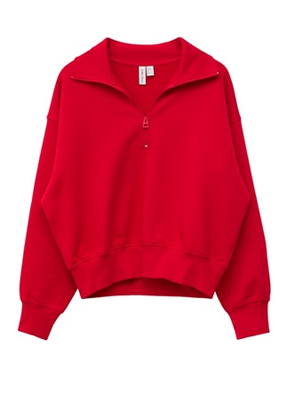 اخترنا لك أزياء تعبر عنك هذا الموسم