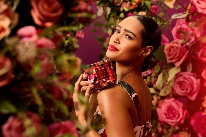 “Covered in Roses”من Bath & Body Works، احتفال ربيعي بالأناقة الزهرية