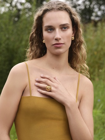 تفاصيل مجوهرات  Van Cleef& Arpels لن تنسيها أبدًا