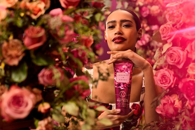 “Covered in Roses”من Bath & Body Works، احتفال ربيعي بالأناقة الزهرية