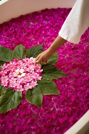 استمتعي بملاذ رومانسي لا يُنسى في باروس المالديف