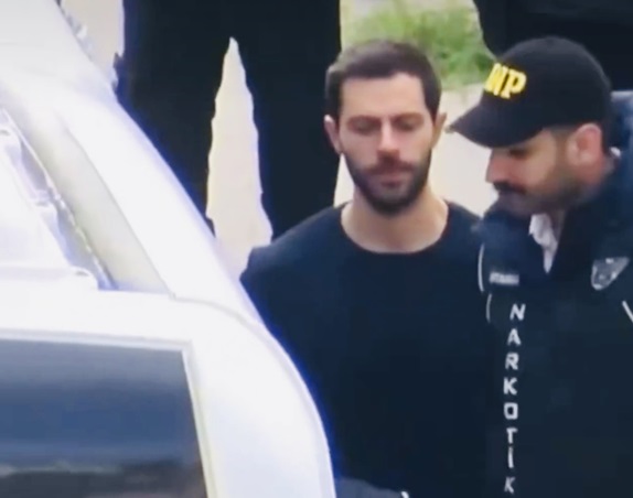 هاندا آرتشيل برفقة حبيبها السابق لهذه الأسباب