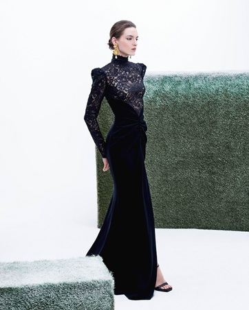 طوني ورد يمنحنا الإطلالات المثالية بجماليات التفاصيل الصغيرة