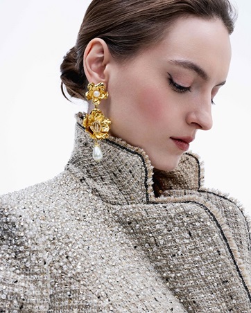 طوني ورد يمنحنا الإطلالات المثالية بجماليات التفاصيل الصغيرة